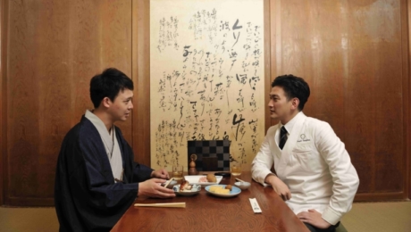 En quoi consiste ce « tronc » de la culture traditionnelle qui doit être perpétuée que l’on retrouve dans le rakugo et la cuisine japonaise ?