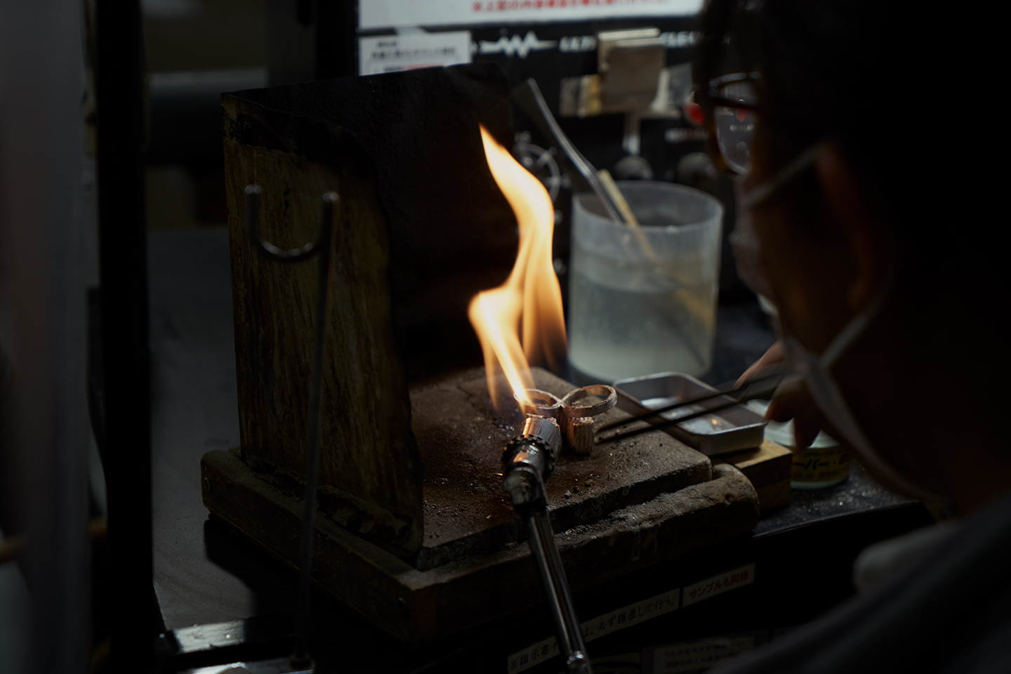 【Edo Tokyo Rethink】Le travail des métaux précieux en mokumegane de Mokumeganeya : transformer un procédé tombé en désuétude en technique vivante