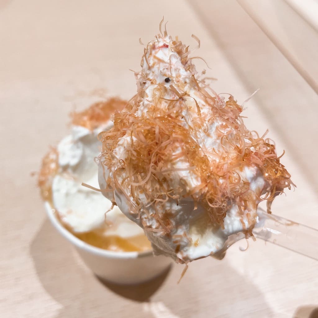 La Fascinante Rencontre de la Bonite et de la Glace à la Crème La Dernière Chance de Déguster le Tendre “Katsubushi Soft” ne Doit Pas être Manquée