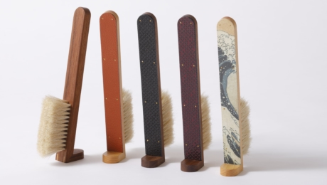 [Unobrush]La “multi-brosse autoportante”, décorative et attrayante, a été conçue avec soin par des artisans.