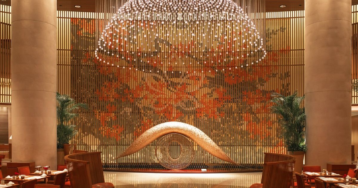 [Kyogen] Un instant pour célébrer l’automne à travers l’art des kamon au Peninsula Tokyo