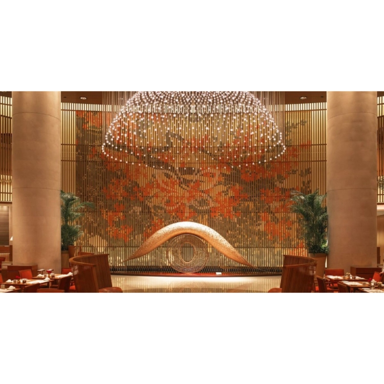 [Kyogen] Un instant pour célébrer l’automne à travers l’art des kamon au Peninsula Tokyo