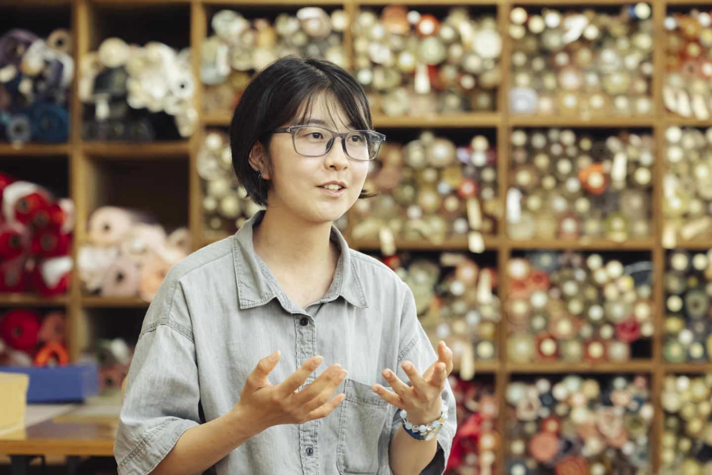 [La nouvelle génération prend le relais] Nouveaux horizons pour les poupées Edo kimekomi : la passion et la maîtrise technique de la plus jeune artisane de Matsuzaki Doll