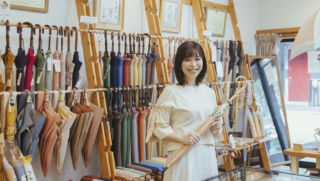 [La nouvelle génération prend le relais] La responsable de marque de Komiya Shoten révèle le charme et le potentiel du « Tokyo Umbrella »