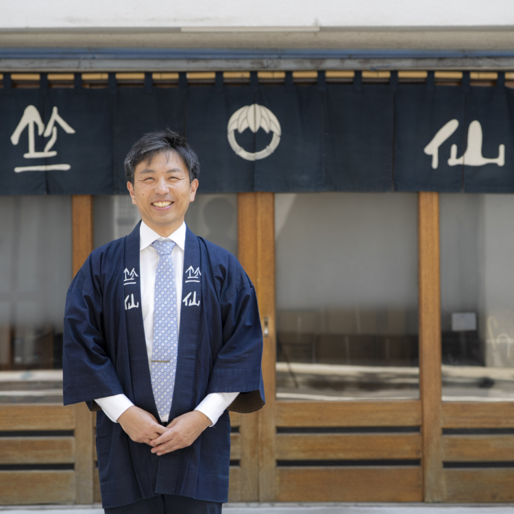 Transmettre à l’avenir la sensibilité esthétique héritée de l’époque d’Edo. Le savoir-faire de Chikusen porté par un œil expert